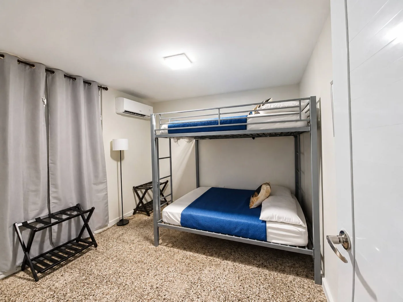 Habitación con litera