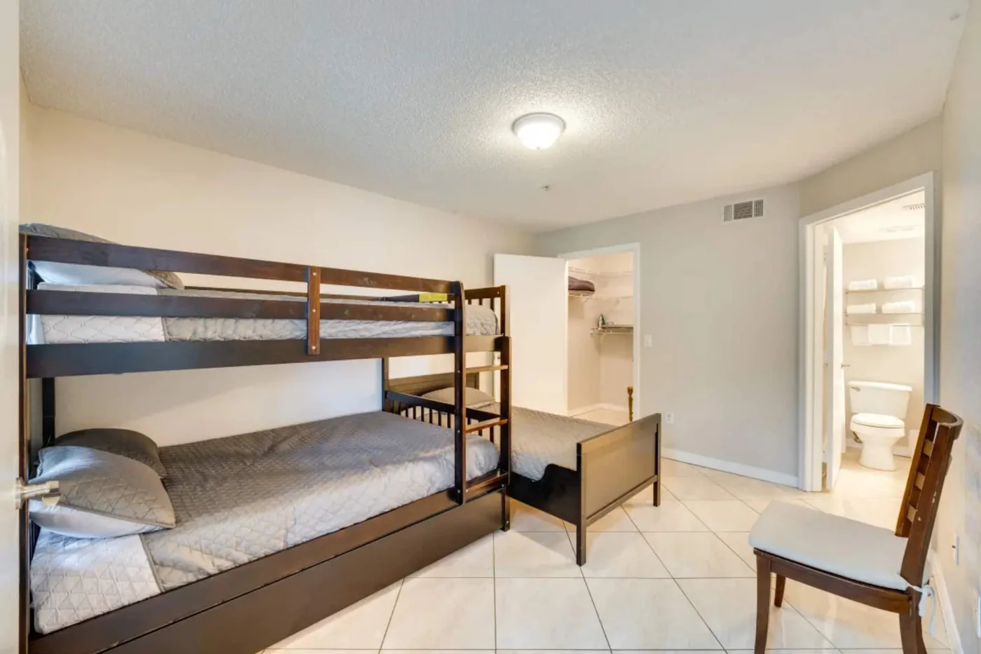 Segundo dormitorio con litera